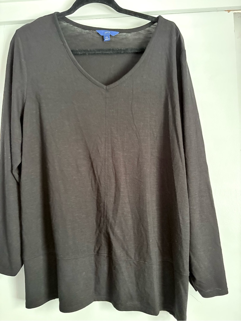 Apt. 9 Black V-Neck Long Sleeve Tee